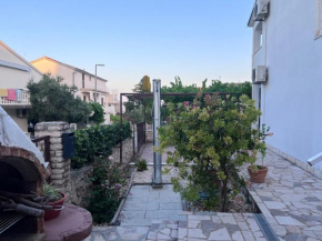 Old and cute renovated house 100m from the sea